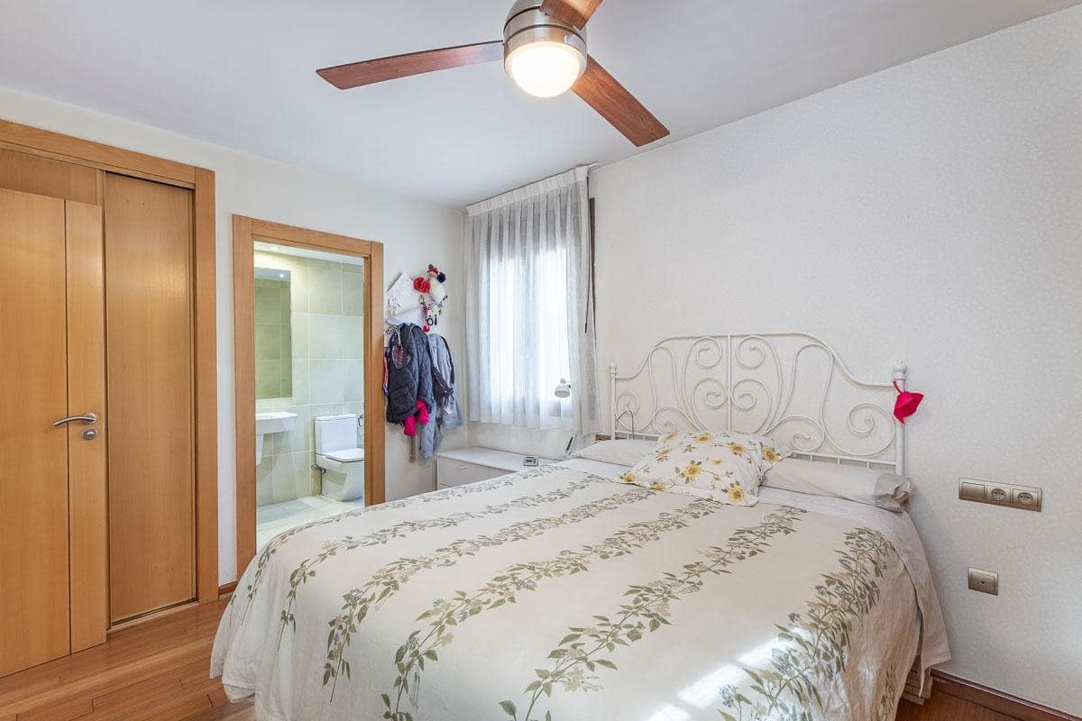 4 chambre Villa/Maison Mitoyenne à vendre à Jun avec piscine garage - 280 000 € (Ref: 9382805)