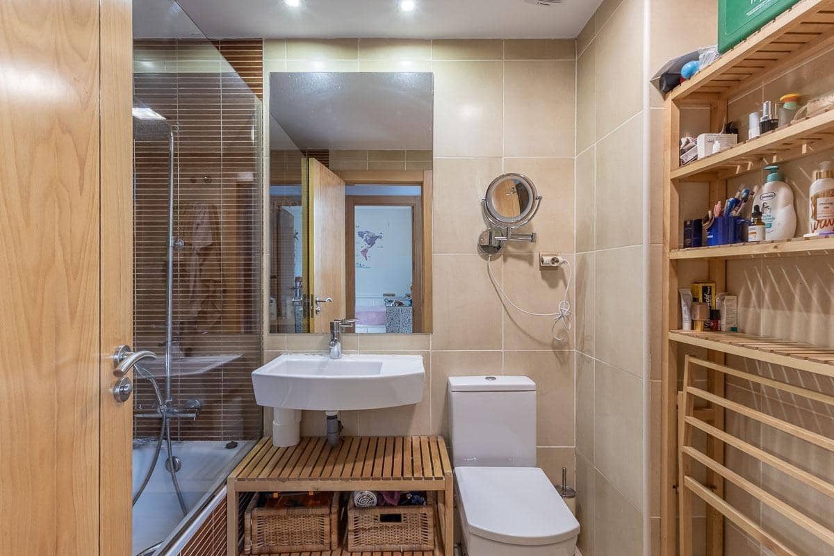 4 chambre Villa/Maison Mitoyenne à vendre à Jun avec piscine garage - 280 000 € (Ref: 9382805)