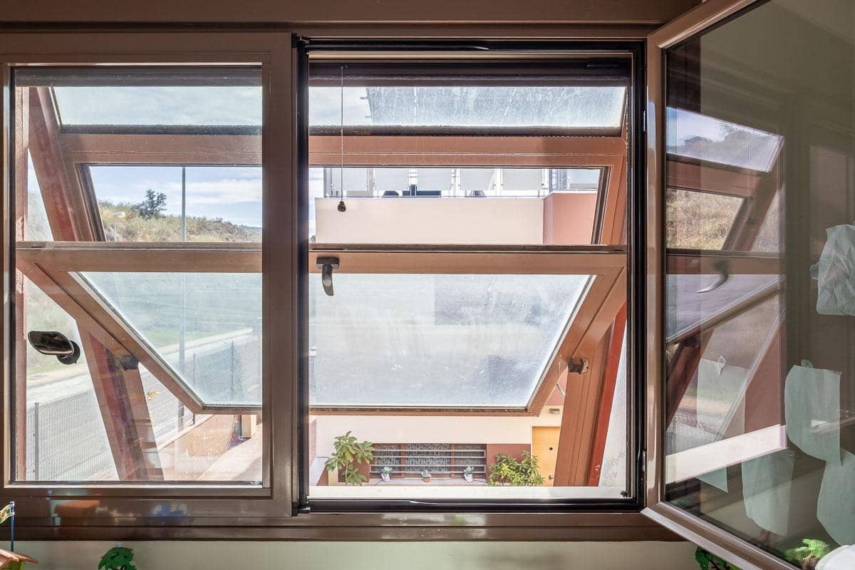 4 chambre Villa/Maison Mitoyenne à vendre à Jun avec piscine garage - 280 000 € (Ref: 9382805)