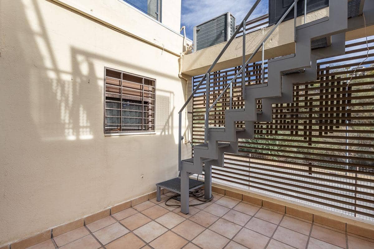 4 chambre Villa/Maison Mitoyenne à vendre à Jun avec piscine garage - 280 000 € (Ref: 9382805)