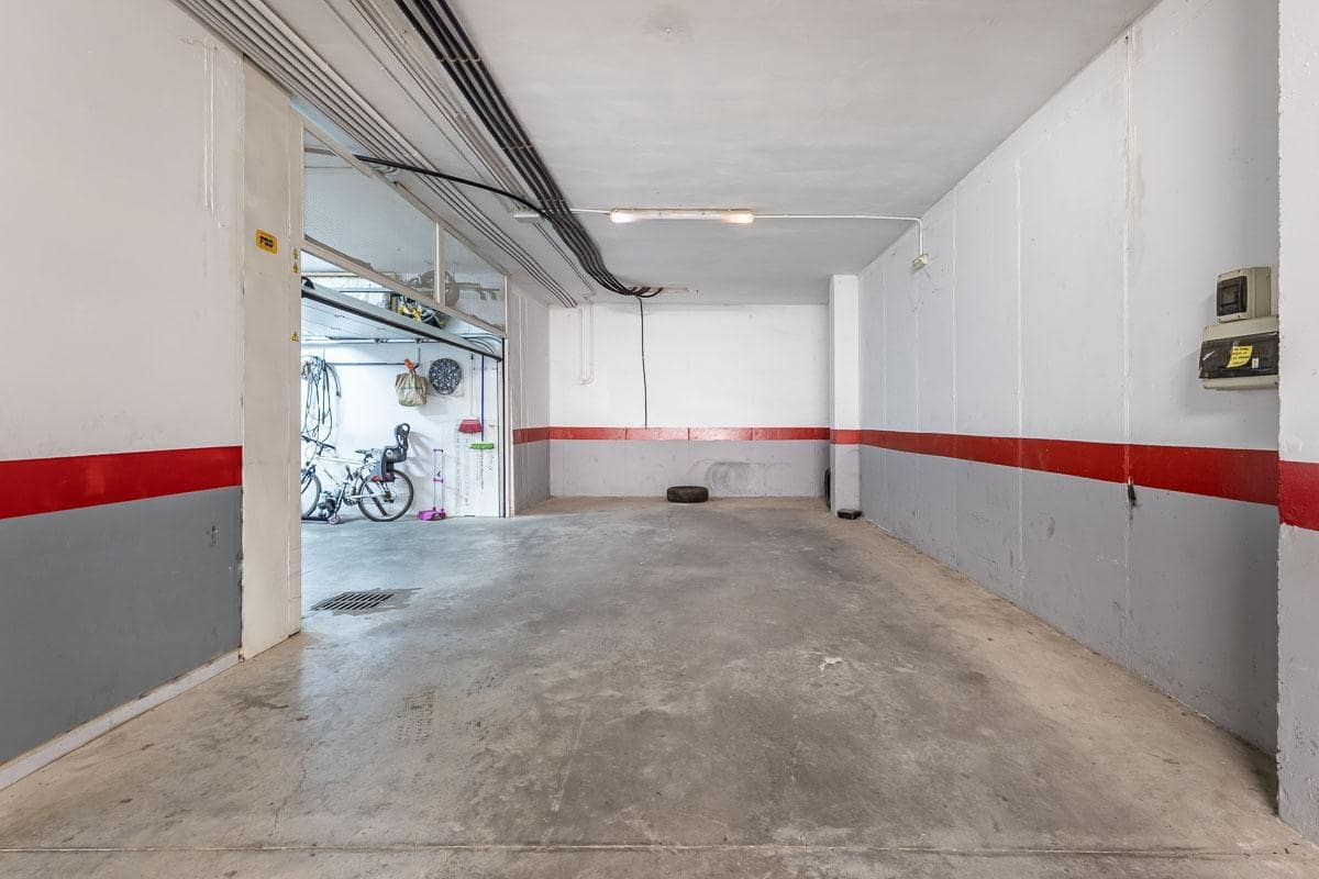 4 chambre Villa/Maison Mitoyenne à vendre à Jun avec piscine garage - 280 000 € (Ref: 9382805)