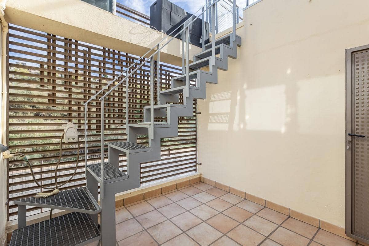 4 chambre Villa/Maison Mitoyenne à vendre à Jun avec piscine garage - 280 000 € (Ref: 9382805)