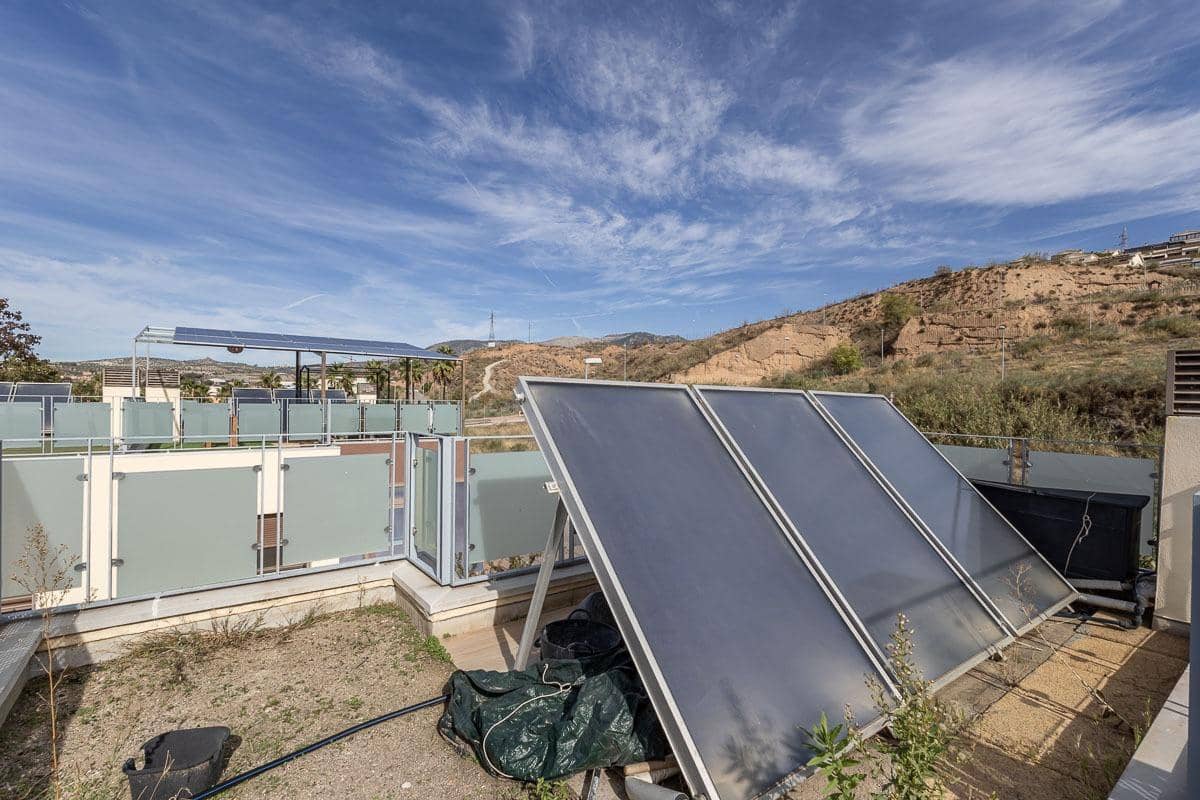 4 chambre Villa/Maison Mitoyenne à vendre à Jun avec piscine garage - 280 000 € (Ref: 9382805)