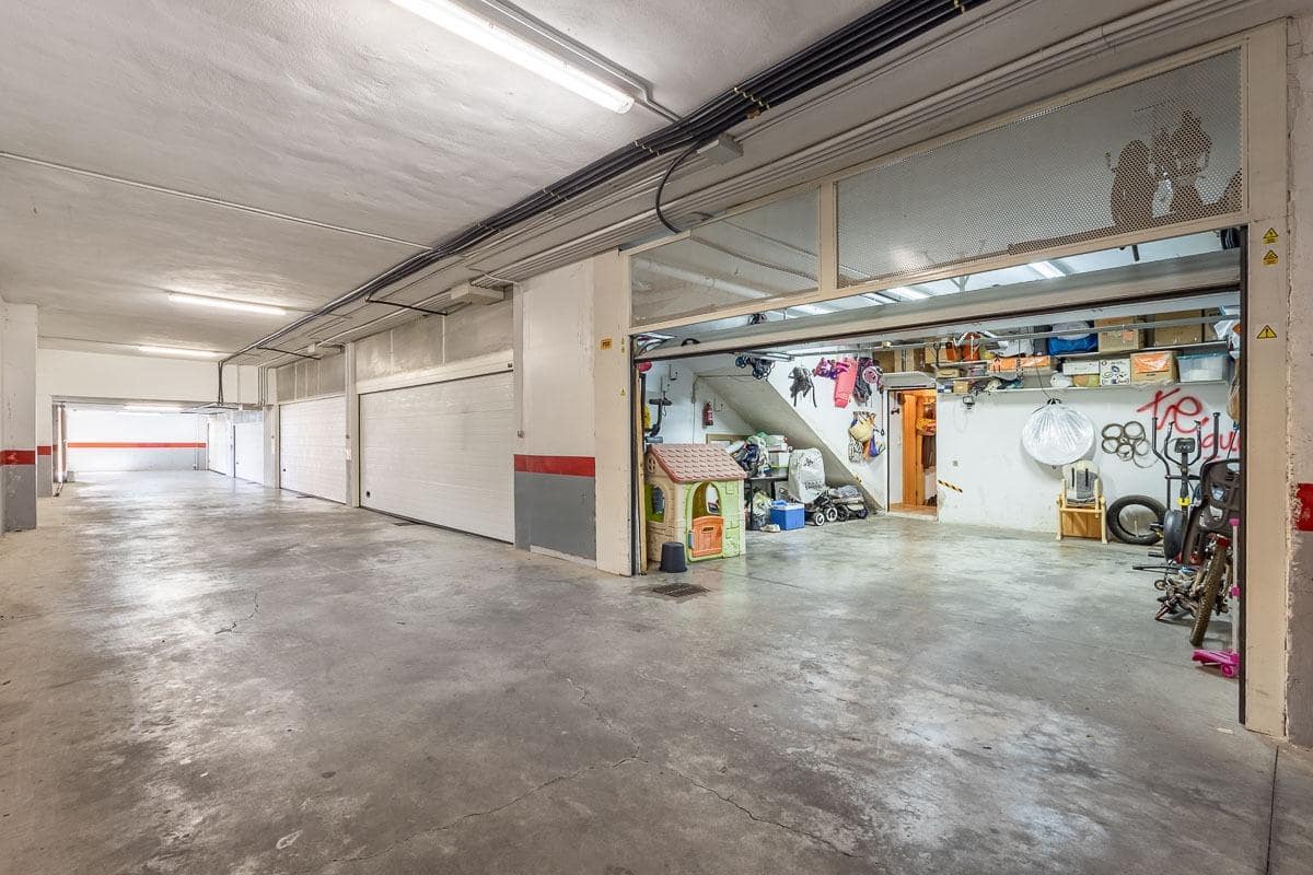 4 chambre Villa/Maison Mitoyenne à vendre à Jun avec piscine garage - 280 000 € (Ref: 9382805)