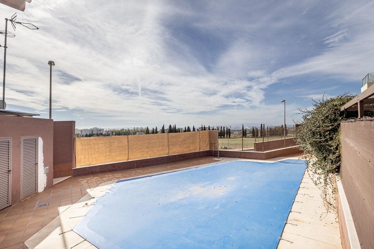 4 chambre Villa/Maison Mitoyenne à vendre à Jun avec piscine garage - 280 000 € (Ref: 9382805)