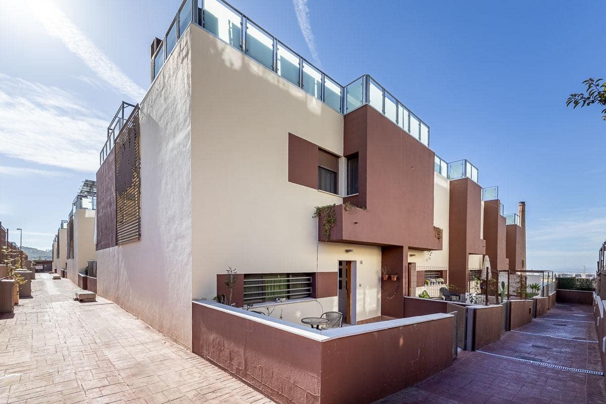 4 chambre Villa/Maison Mitoyenne à vendre à Jun avec piscine garage - 280 000 € (Ref: 9382805)