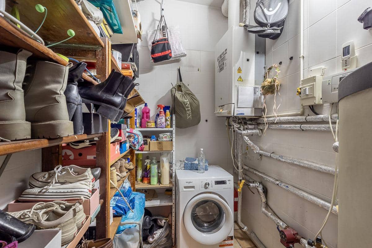 4 chambre Villa/Maison Mitoyenne à vendre à Jun avec piscine garage - 280 000 € (Ref: 9382805)