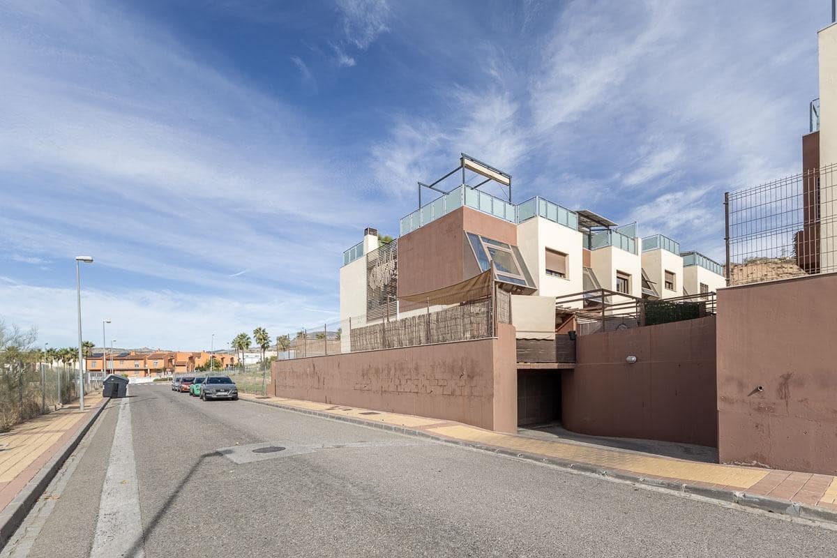 4 chambre Villa/Maison Mitoyenne à vendre à Jun avec piscine garage - 280 000 € (Ref: 9382805)