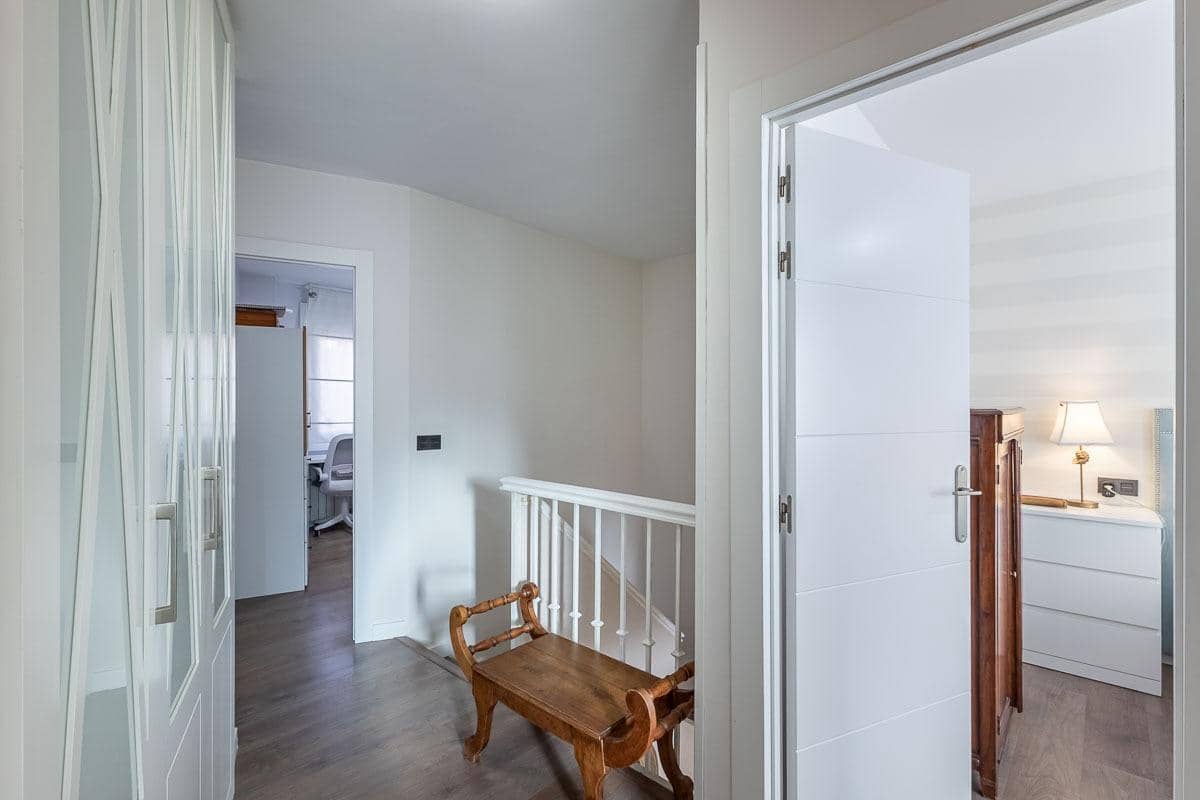 3 soverom Leilighet til salgs i Churriana de la Vega med garasje - € 209 000 (Ref: 9390773)