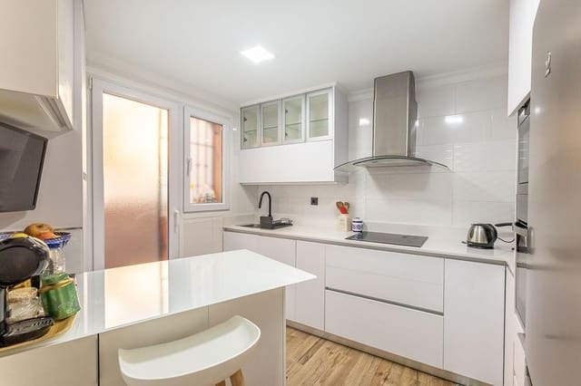 3 soverom Leilighet til salgs i Churriana de la Vega med garasje - € 209 000 (Ref: 9390773)