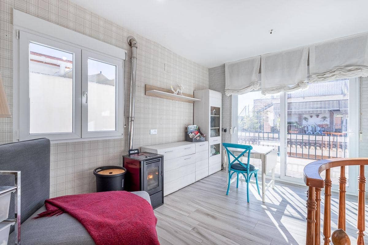 3 soverom Leilighet til salgs i Churriana de la Vega med garasje - € 209 000 (Ref: 9390773)