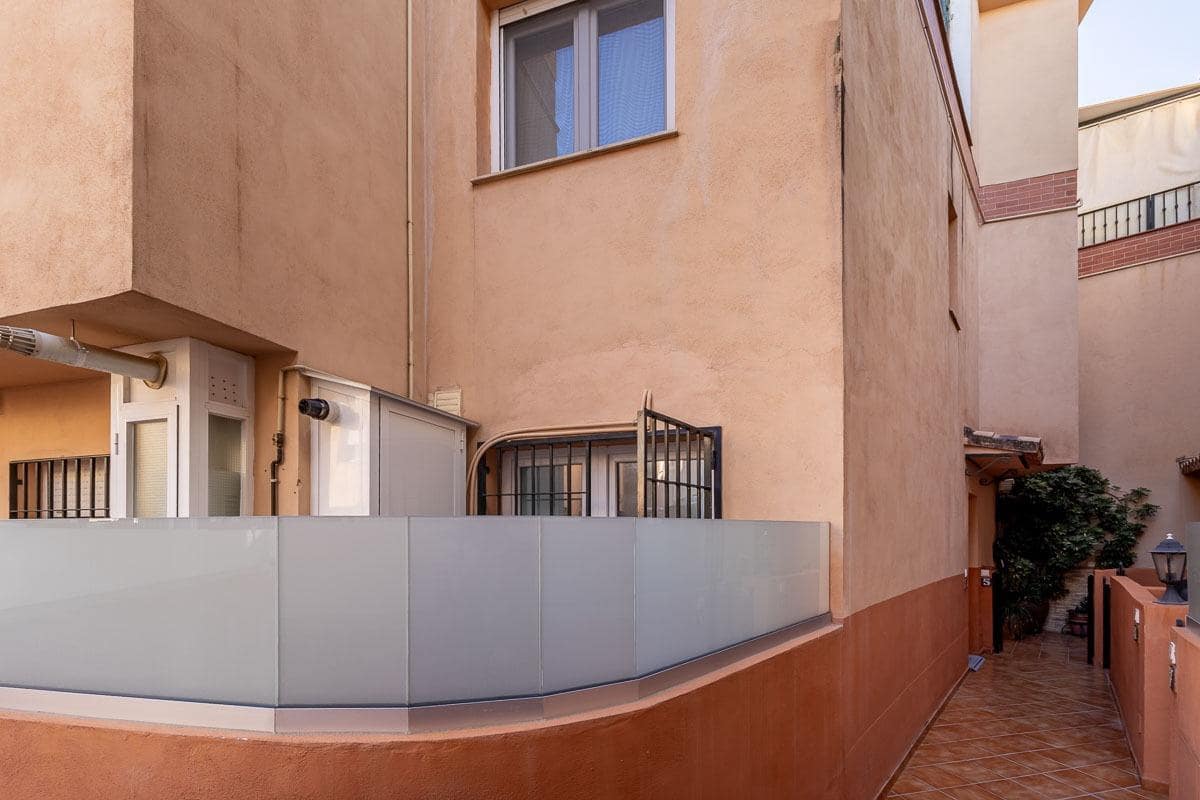 3 soverom Leilighet til salgs i Churriana de la Vega med garasje - € 209 000 (Ref: 9390773)