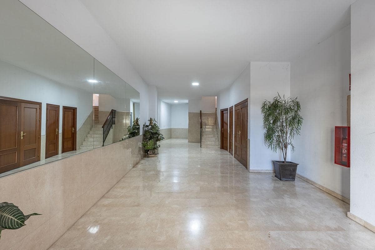 3 soverom Leilighet til salgs i Churriana de la Vega med garasje - € 209 000 (Ref: 9390773)