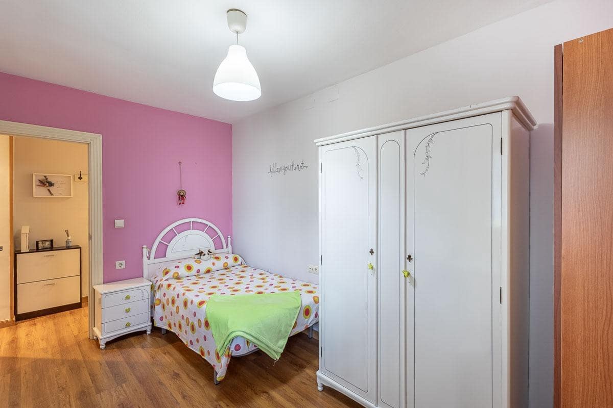 4 soveværelse Lejlighed til salg i Granada by - € 280.000 (Ref: 9400881)