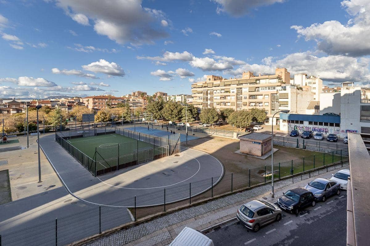 4 soveværelse Lejlighed til salg i Granada by - € 280.000 (Ref: 9400881)