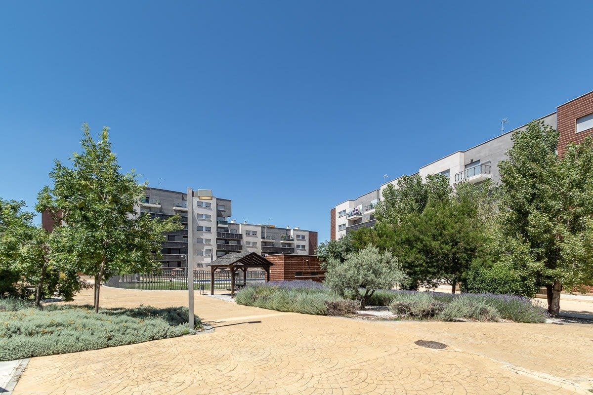 1 soveværelse Lejlighed til leje i Alhendin med swimmingpool - € 650 (Ref: 9400882)