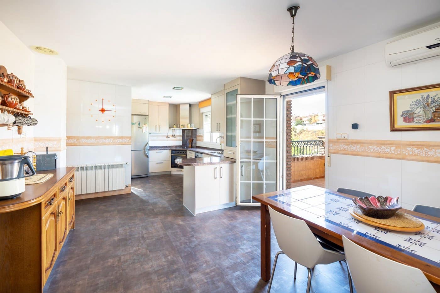 6 soveværelse Villa til salg i Gojar med swimmingpool garage - € 699.900 (Ref: 9400883)