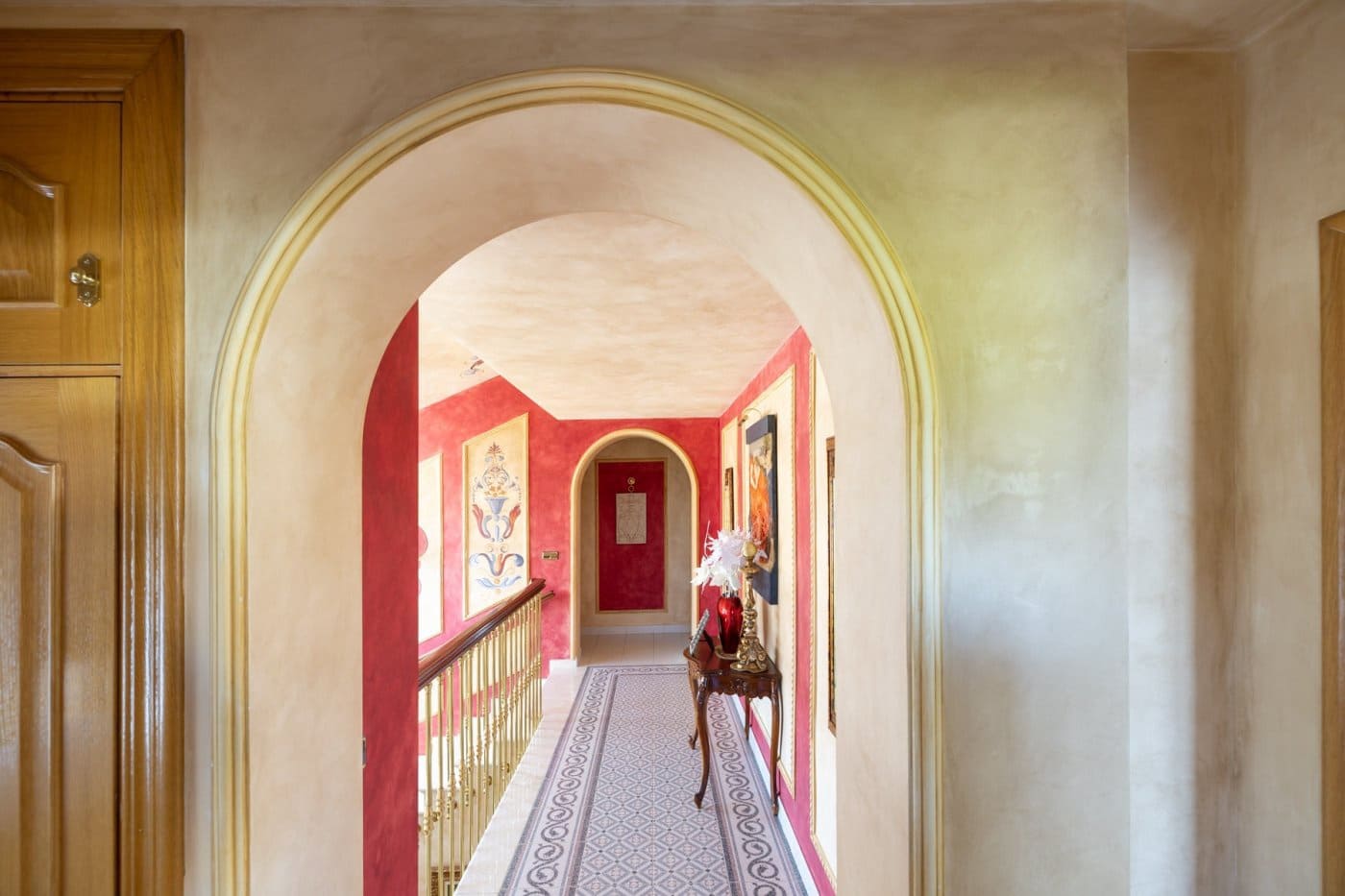 6 soveværelse Villa til salg i Gojar med swimmingpool garage - € 699.900 (Ref: 9400883)