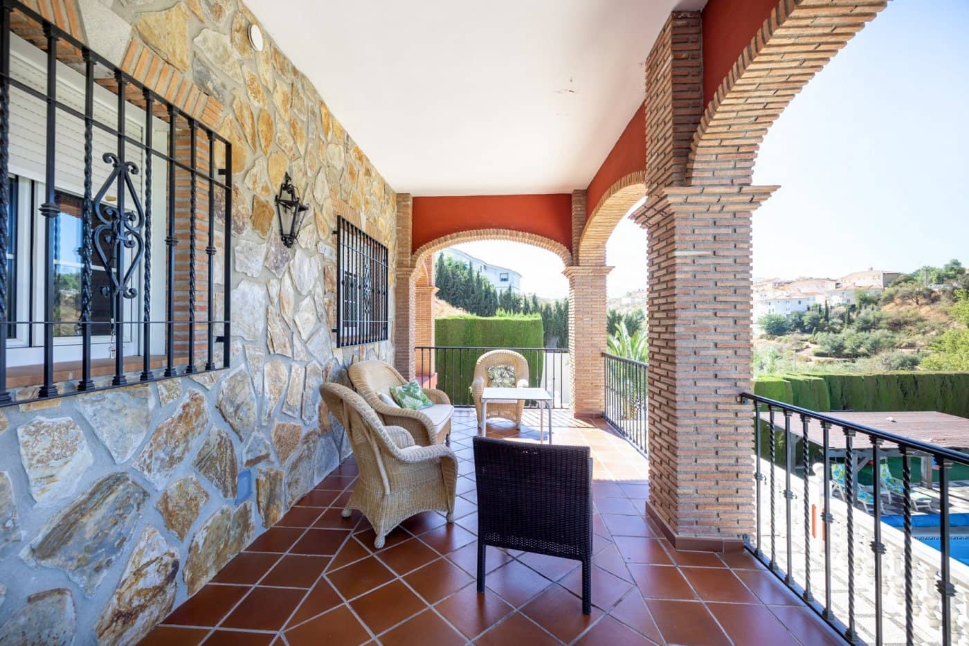 6 soveværelse Villa til salg i Gojar med swimmingpool garage - € 699.900 (Ref: 9400883)