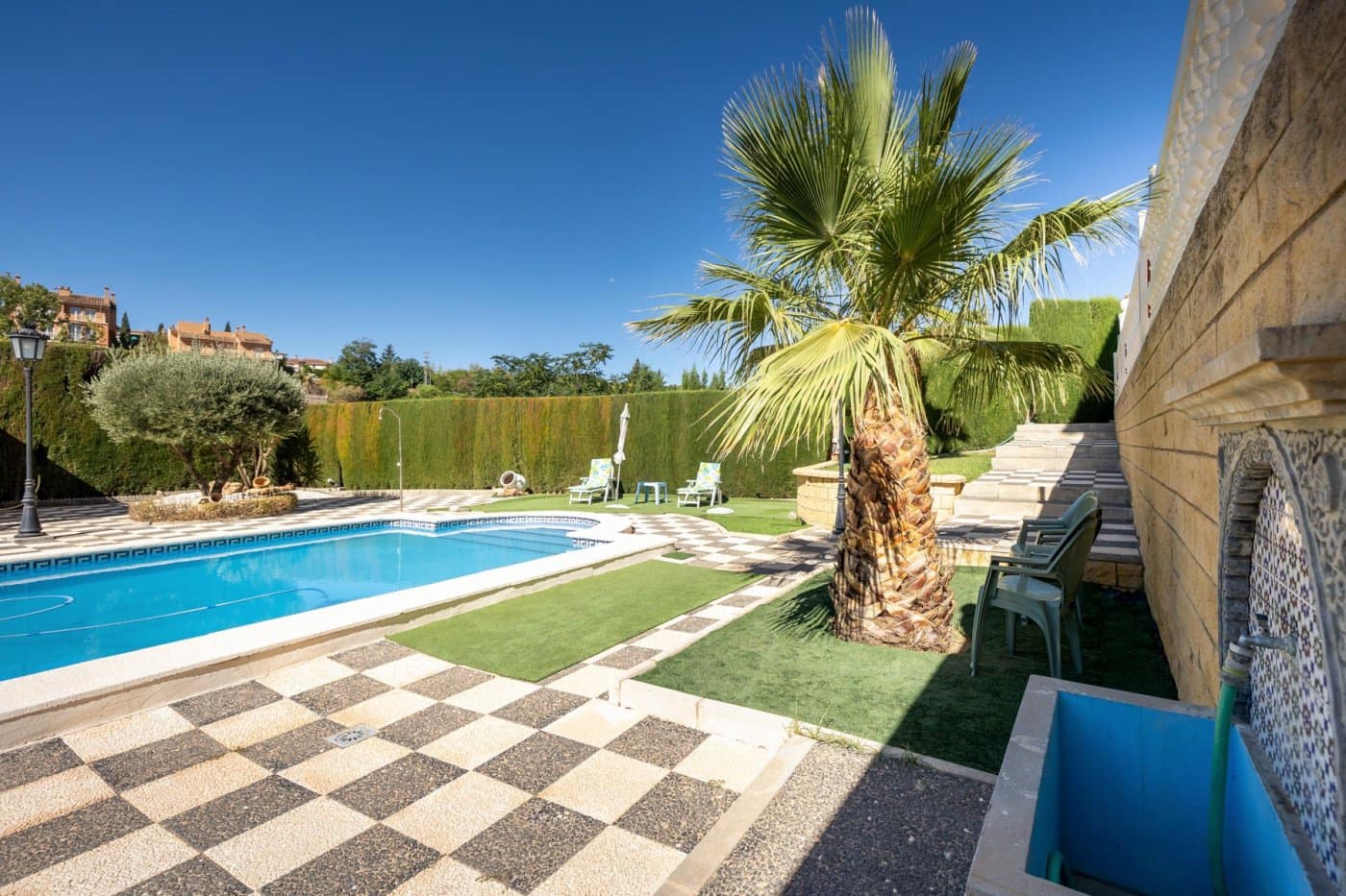 6 soveværelse Villa til salg i Gojar med swimmingpool garage - € 699.900 (Ref: 9400883)