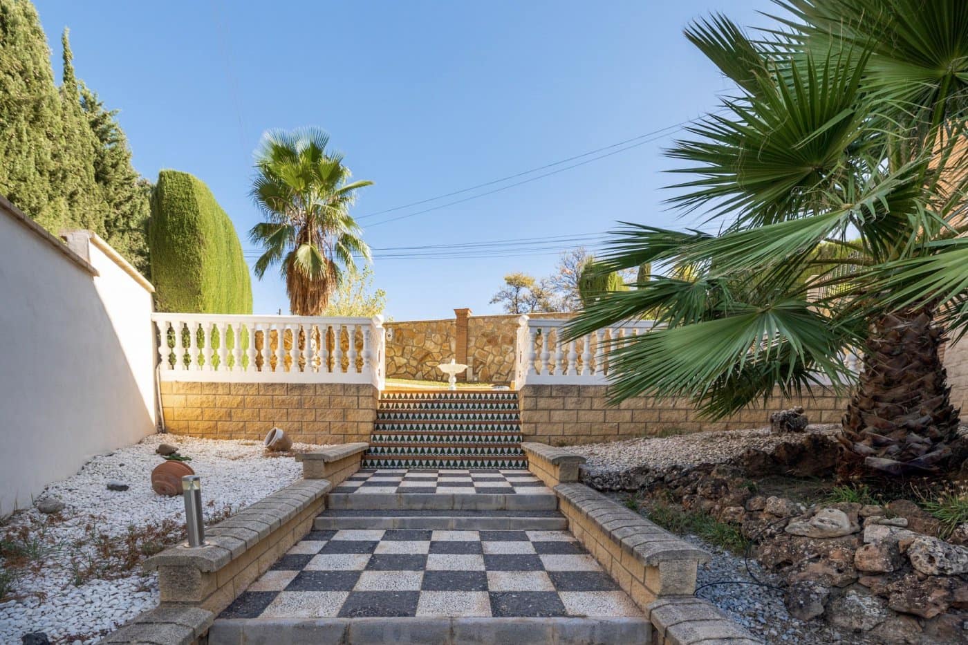 6 soveværelse Villa til salg i Gojar med swimmingpool garage - € 699.900 (Ref: 9400883)