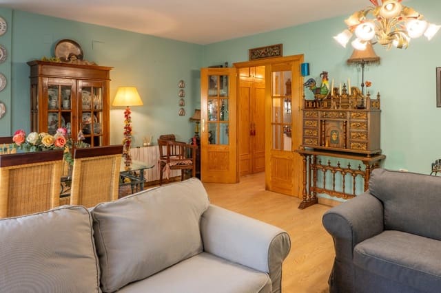 4 soverom Kjedet enebolig til salgs i Huétor Vega med svømmebasseng - € 395 000 (Ref: 9406795)