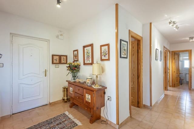 4 soveværelse Villa til salg i Gójar med swimmingpool garage - € 430.000 (Ref: 9410937)