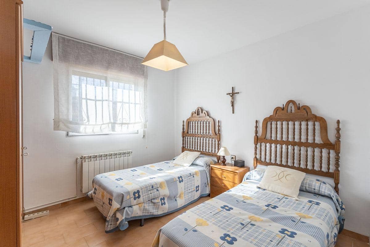 4 bedroom Villa for sale in Gojar with pool garage - € 430,000 (Ref: 9410937)