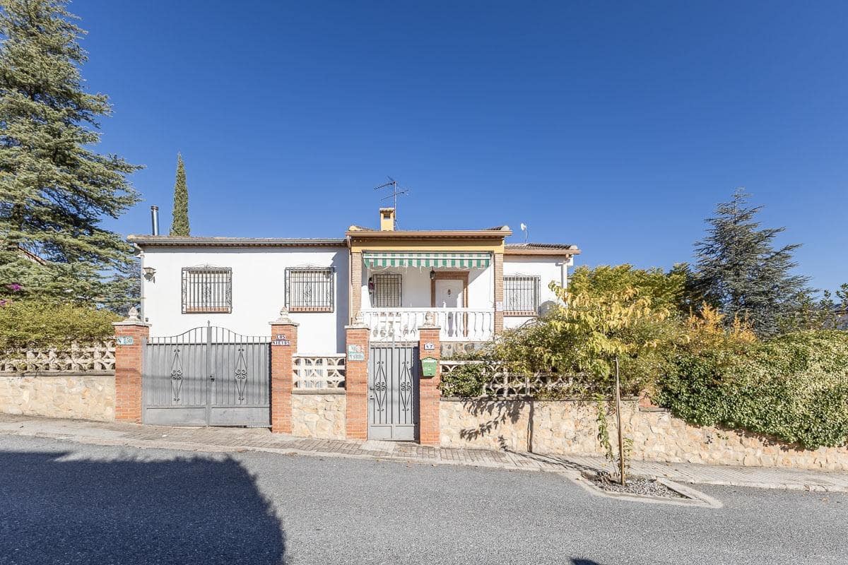 4 bedroom Villa for sale in Gojar with pool garage - € 430,000 (Ref: 9410937)