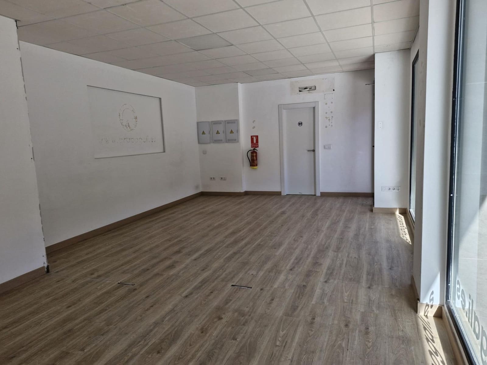 Commercial for rent in Granada city - € 550 (Ref: 9410938)