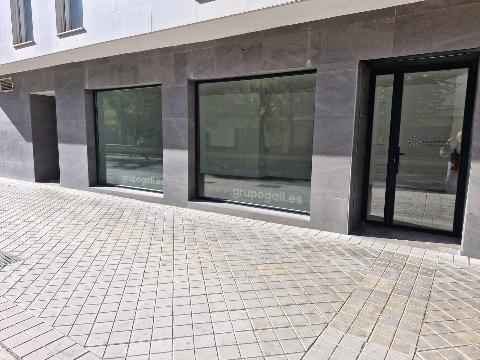 Commercial for rent in Granada city - € 550 (Ref: 9410938)