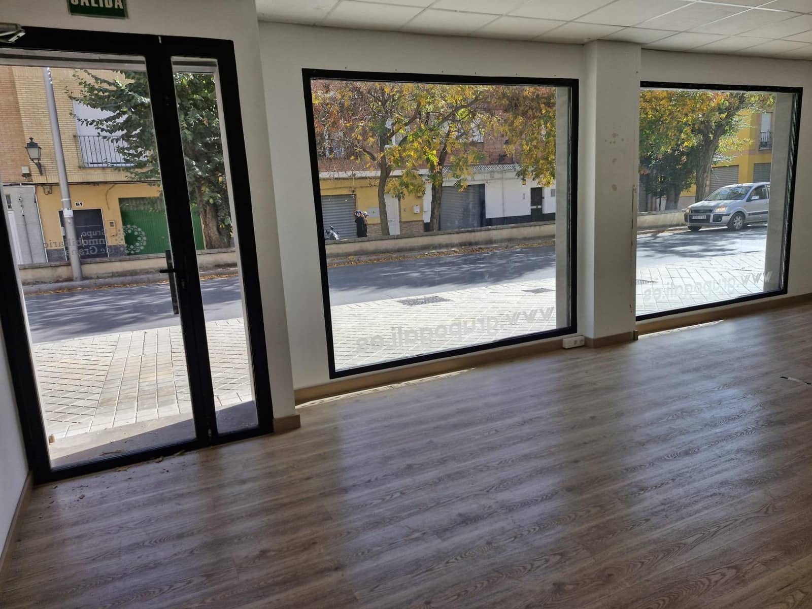 Commercial for rent in Granada city - € 550 (Ref: 9410938)
