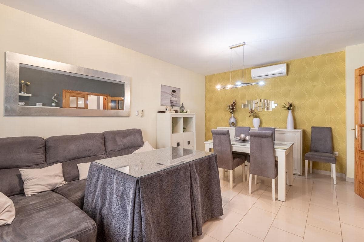 3 makuuhuone Rivitalo myytävänä paikassa Ventas de Huelma mukana uima-altaan 
autotalli - 169 000 € (Ref: 9415889)