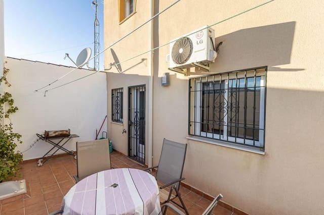 3 soverom Rekkehus til salgs i Ventas de Huelma med svømmebasseng garasje - € 169 000 (Ref: 9415889)