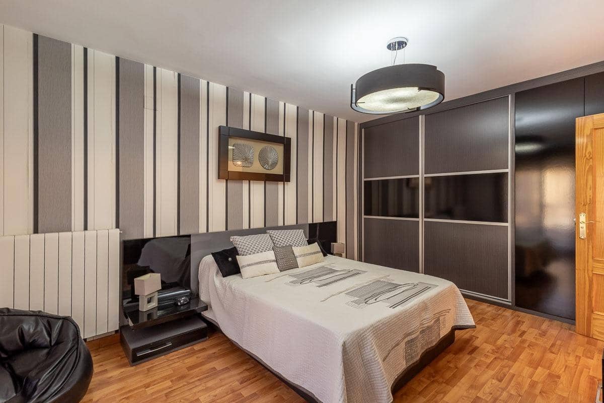 3 makuuhuone Rivitalo myytävänä paikassa Ventas de Huelma mukana uima-altaan 
autotalli - 169 000 € (Ref: 9415889)