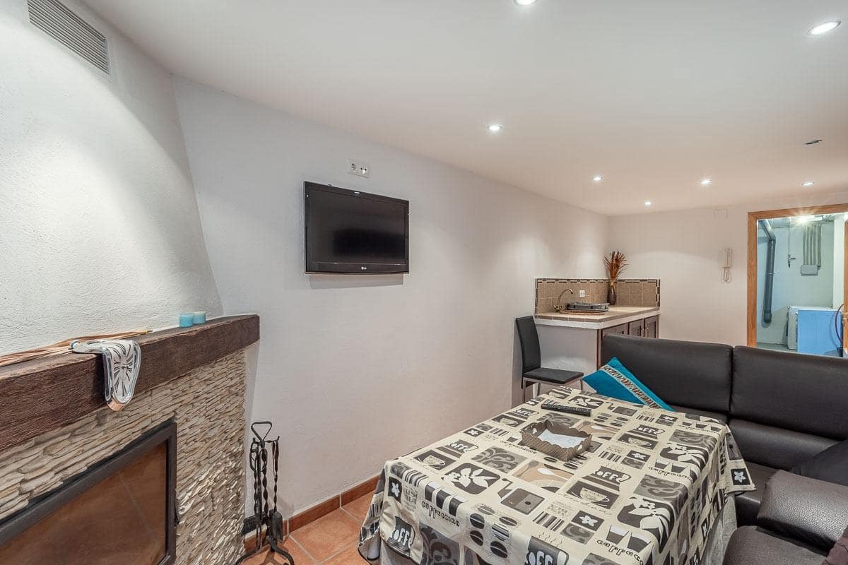 3 makuuhuone Rivitalo myytävänä paikassa Ventas de Huelma mukana uima-altaan 
autotalli - 169 000 € (Ref: 9415889)