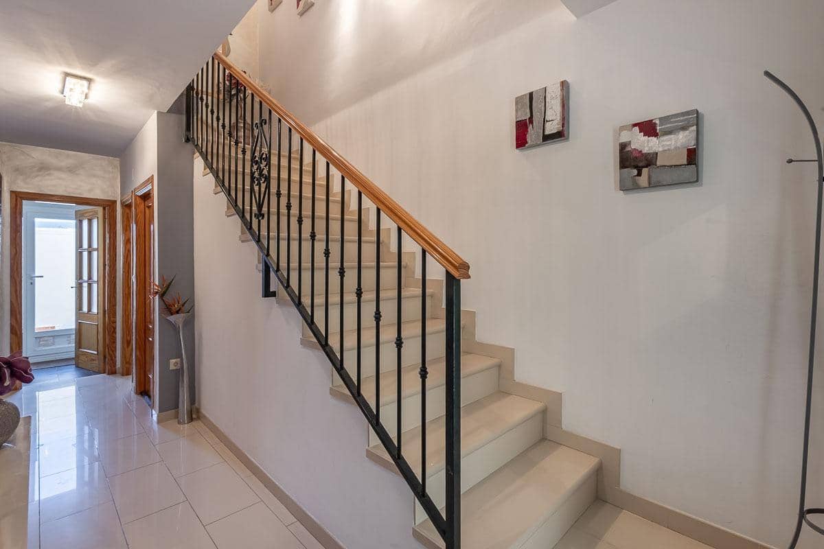 3 makuuhuone Rivitalo myytävänä paikassa Ventas de Huelma mukana uima-altaan 
autotalli - 169 000 € (Ref: 9415889)