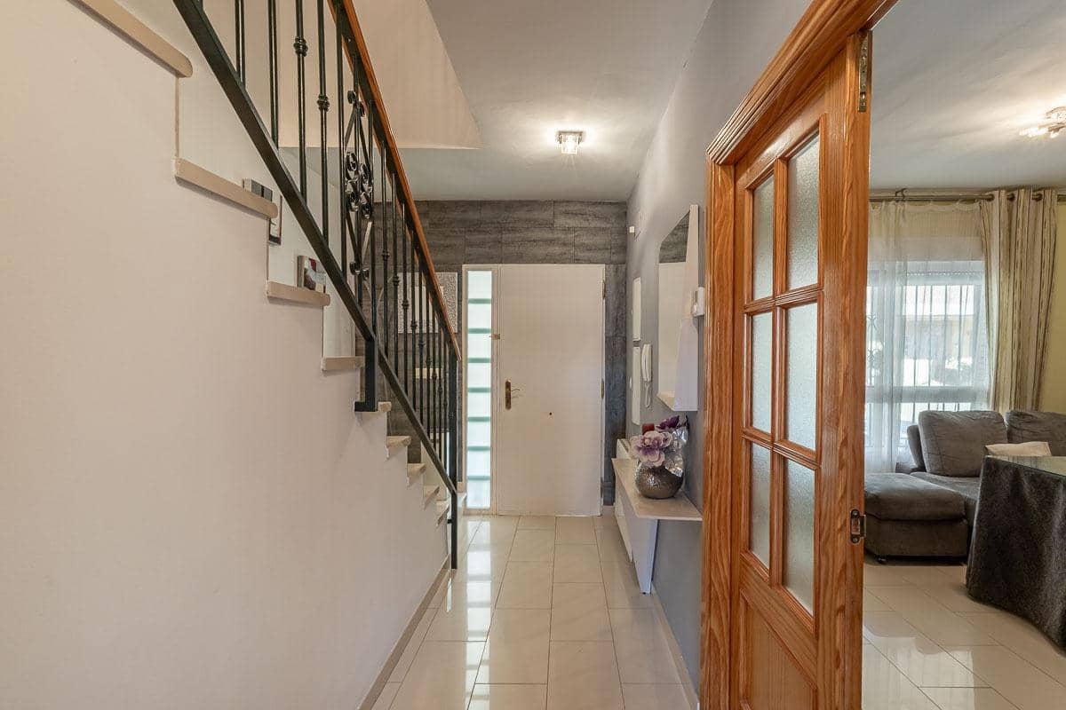 3 makuuhuone Rivitalo myytävänä paikassa Ventas de Huelma mukana uima-altaan 
autotalli - 169 000 € (Ref: 9415889)