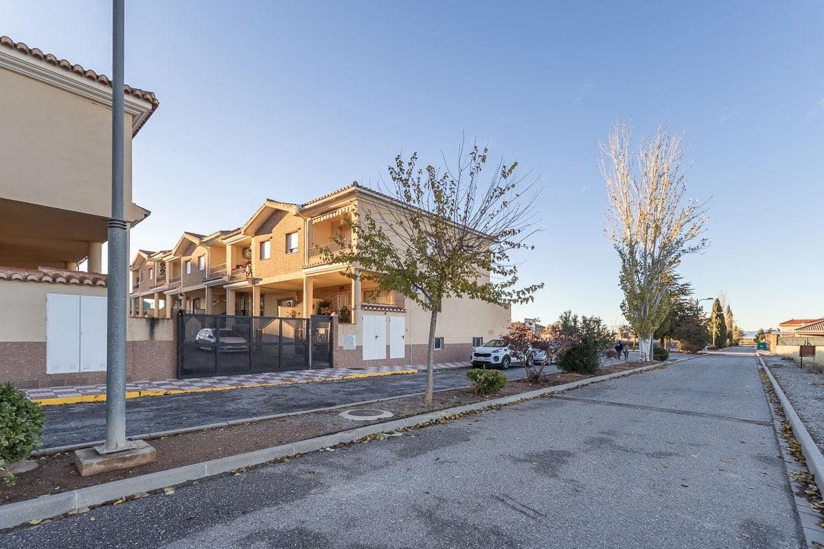 3 makuuhuone Rivitalo myytävänä paikassa Ventas de Huelma mukana uima-altaan 
autotalli - 169 000 € (Ref: 9415889)