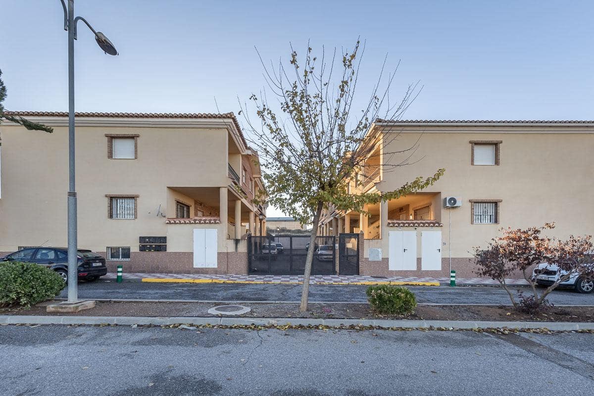 3 makuuhuone Rivitalo myytävänä paikassa Ventas de Huelma mukana uima-altaan 
autotalli - 169 000 € (Ref: 9415889)