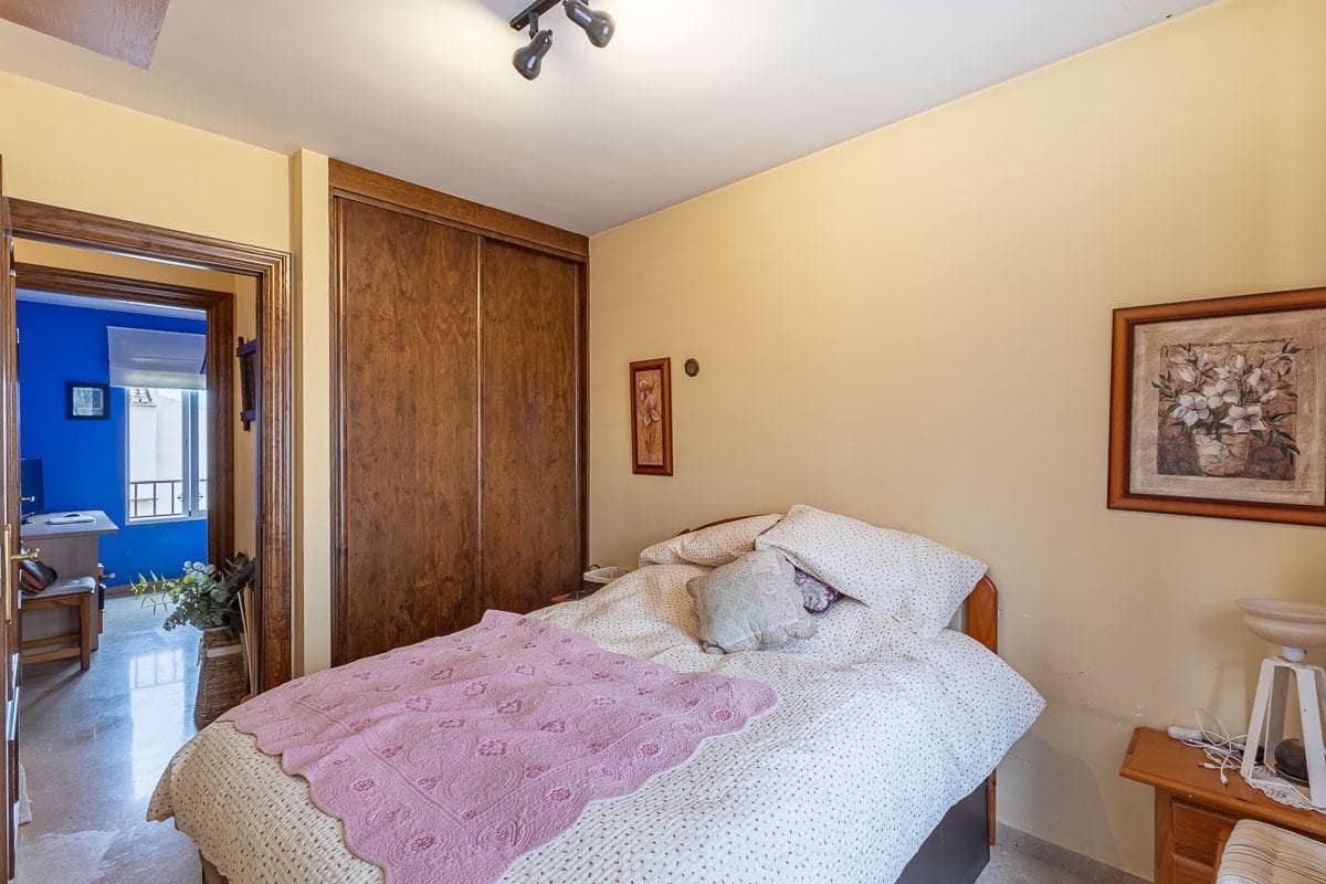 4 soverom Hus til salgs i Huetor Vega med garasje - € 439 000 (Ref: 9415890)