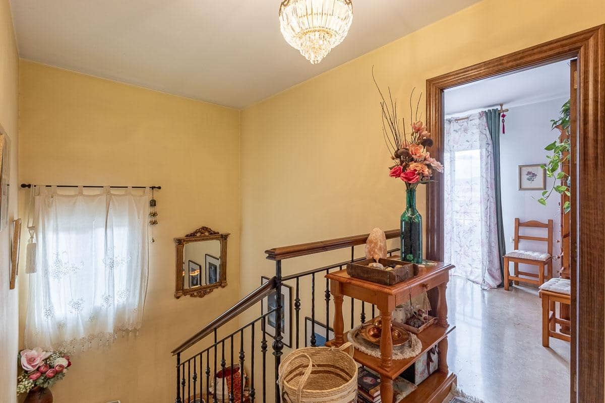 4 soverom Hus til salgs i Huetor Vega med garasje - € 439 000 (Ref: 9415890)