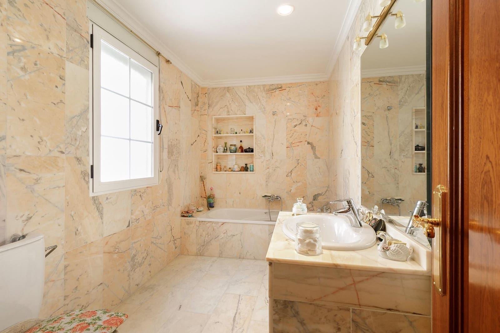 4 soveværelse Villa til salg i Granada by med garage - € 714.000 (Ref: 9419673)