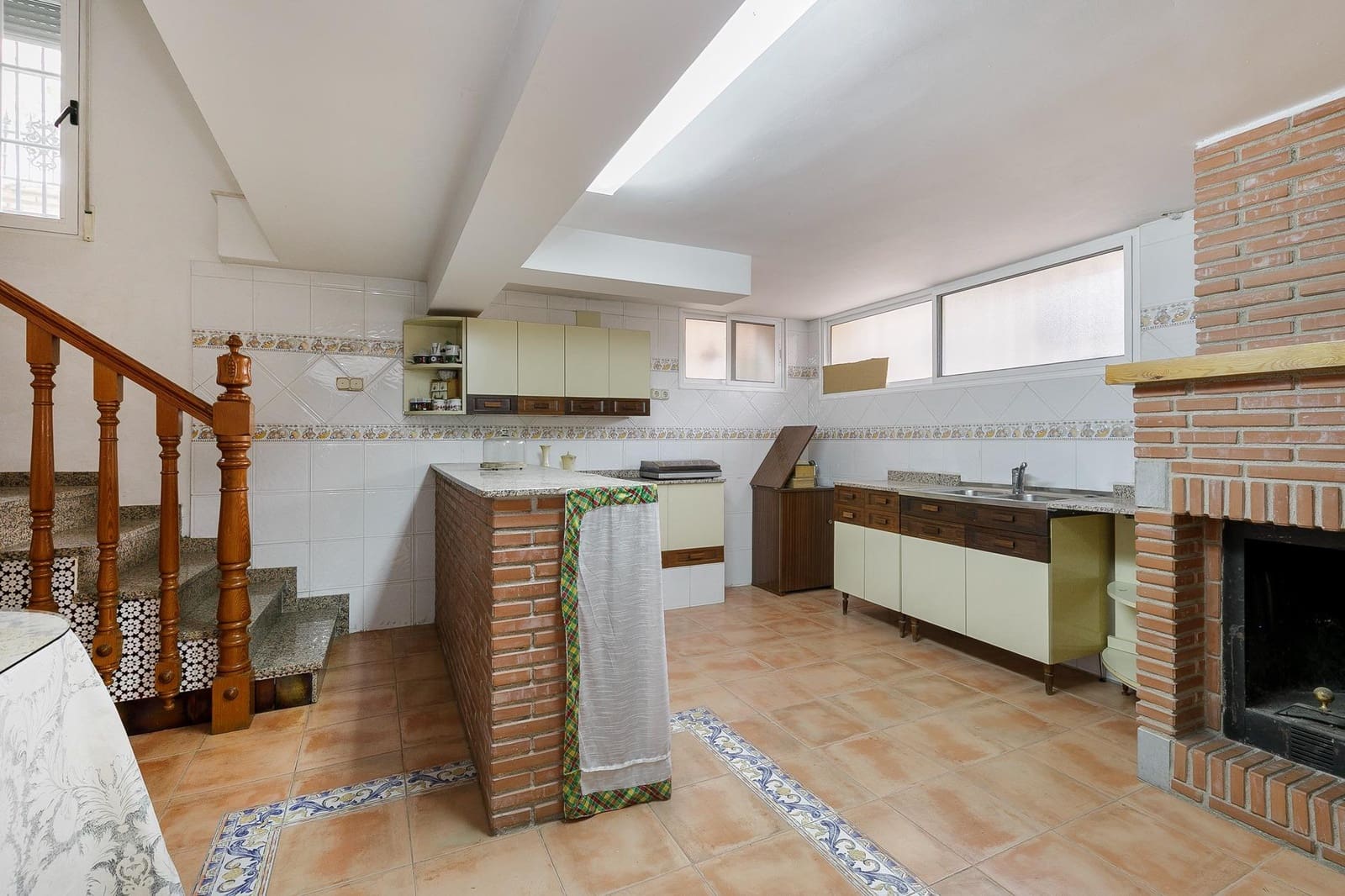 4 soveværelse Villa til salg i Granada by med garage - € 714.000 (Ref: 9419673)