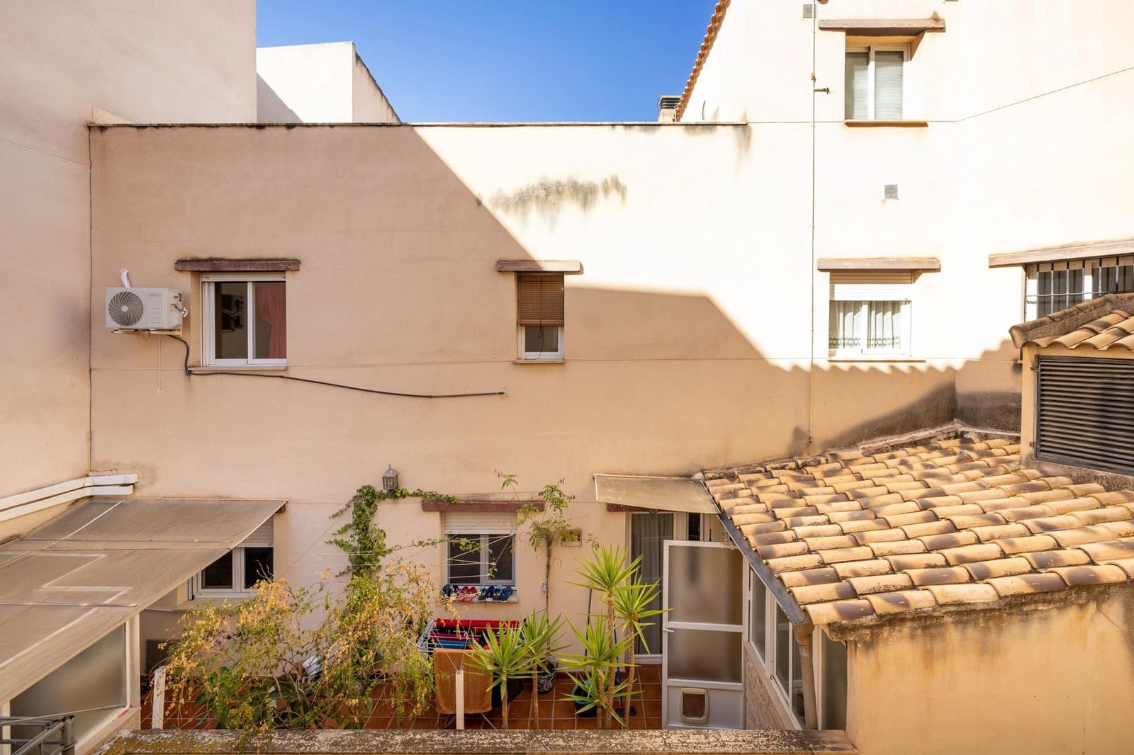 2 bedroom Flat for sale in Las Gabias with garage - € 140,000 (Ref: 9419674)