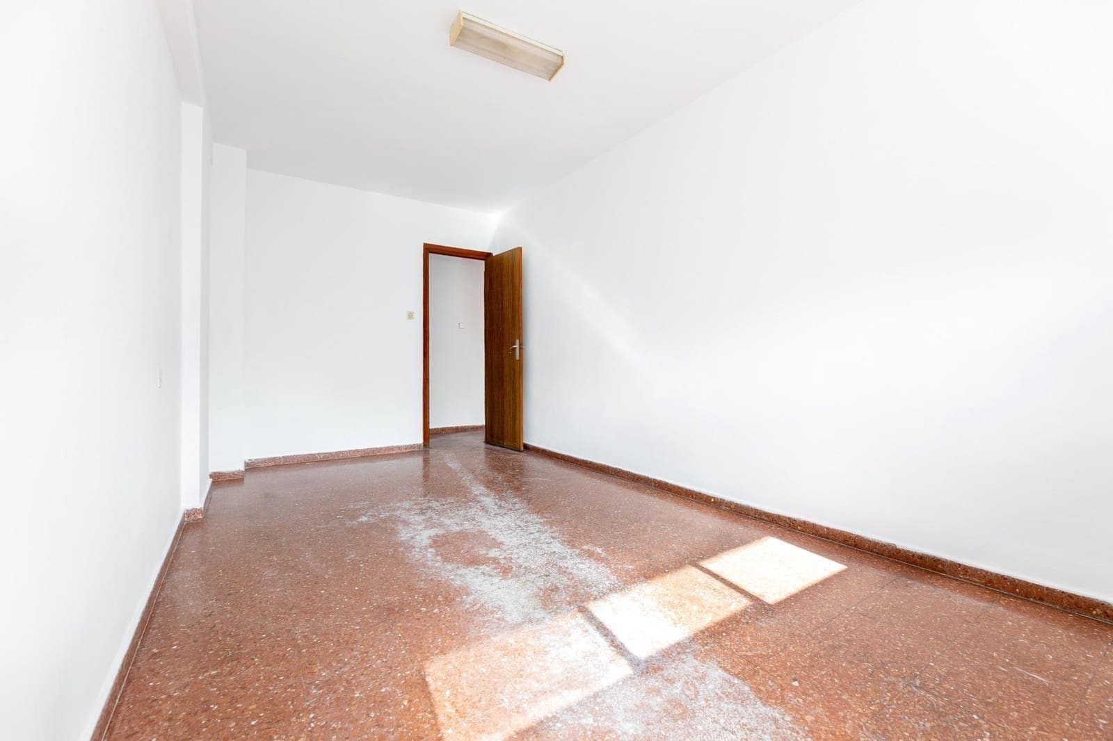 4 soveværelse Lejlighed til salg i Granada by - € 155.000 (Ref: 9434657)