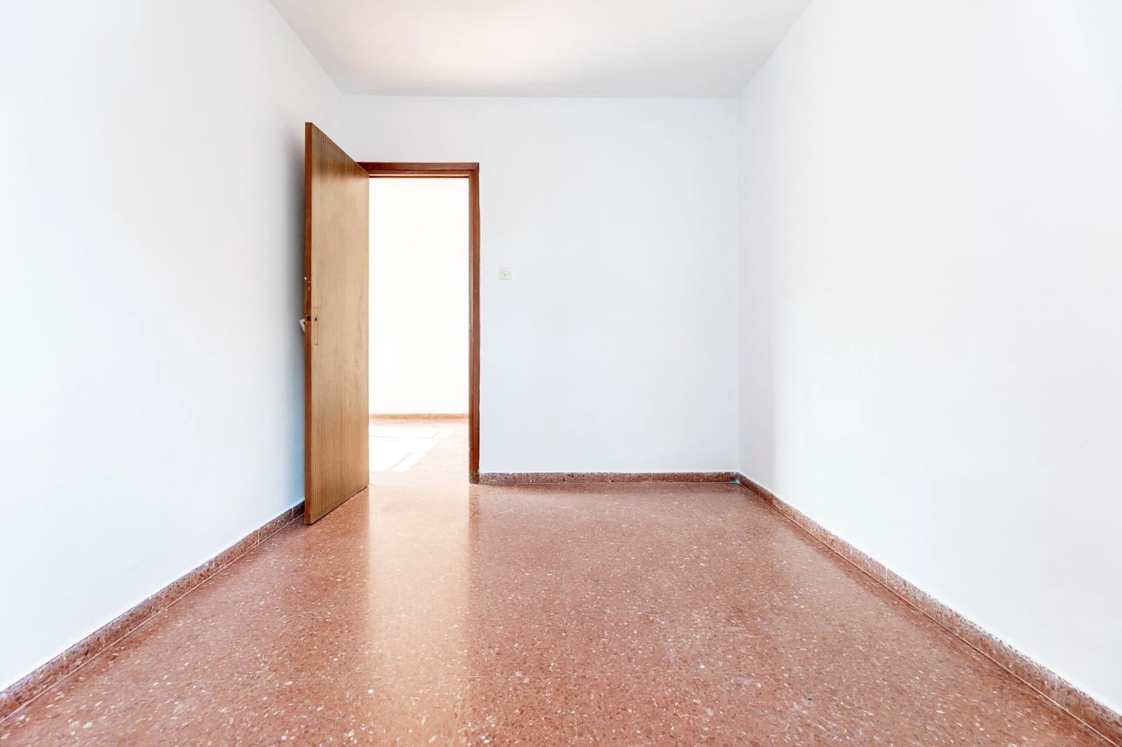 4 soveværelse Lejlighed til salg i Granada by - € 155.000 (Ref: 9434657)