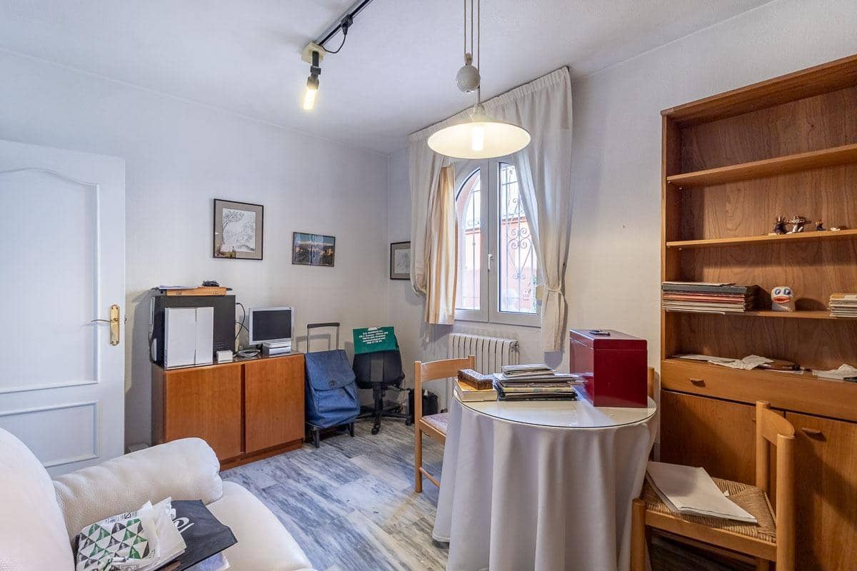 4 soveværelse Villa til salg i Jun med swimmingpool - € 240.000 (Ref: 9446296)