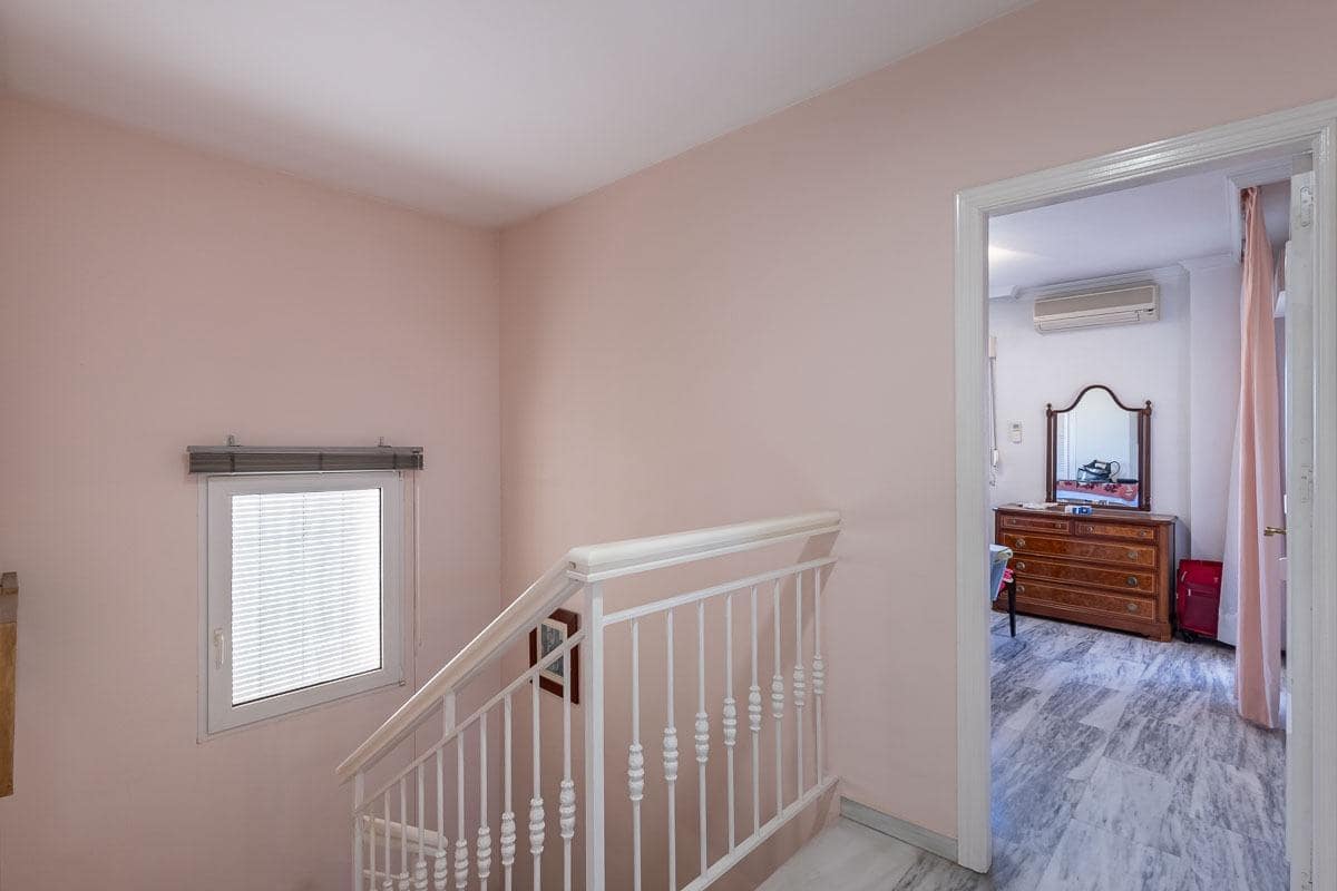 4 soveværelse Villa til salg i Jun med swimmingpool - € 240.000 (Ref: 9446296)