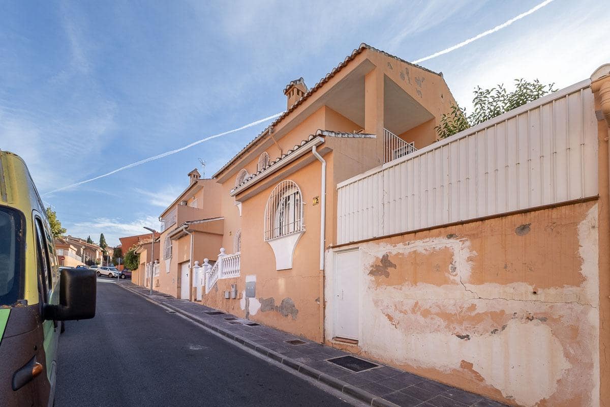 4 soveværelse Villa til salg i Jun med swimmingpool - € 240.000 (Ref: 9446296)